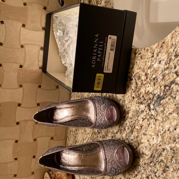 Heels open toe Adrianna Papell size 7 - Picture 2 of 3